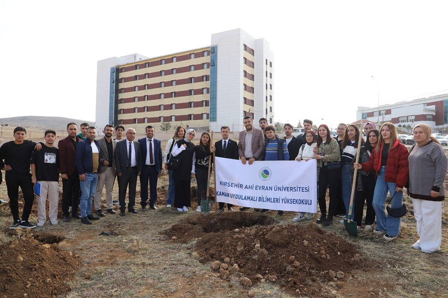 11 Kasım Milli Ağaçlandırma Günü Kapsamında Fidan Dikim Etkinliği Düzenlendi
